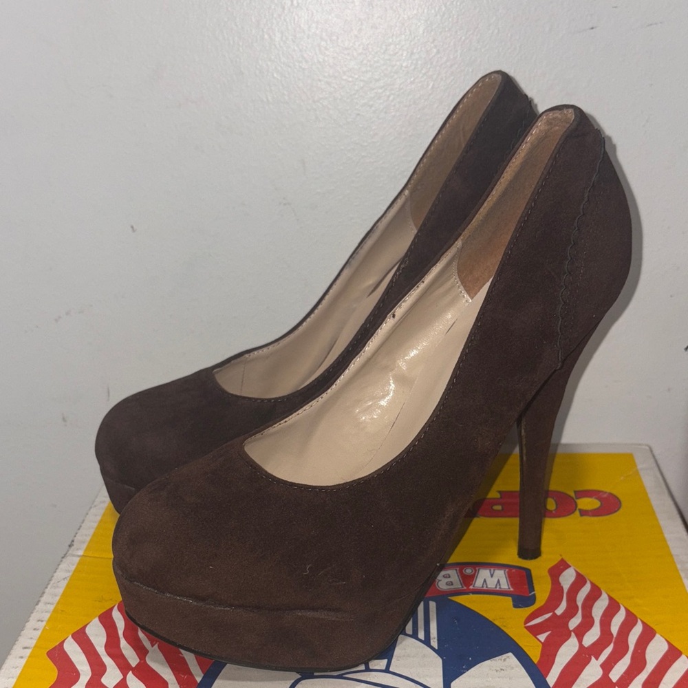 Women’s Delicacy Elegant Brown High Heels size 8